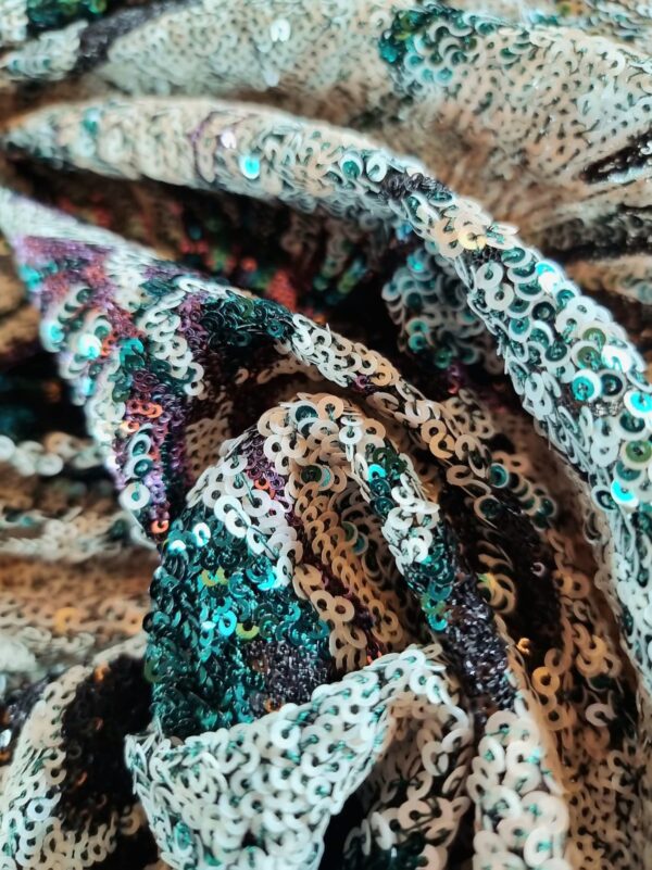 Tesatura bogata cu broderie pe toată suprafața si paiete pe suport de tulle - design floral, Verde / Crem deschis - imagine 4