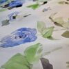 Tesatura Organza din matase naturala imprimată cu flori albastre, pe fond ivoire - imagine 6