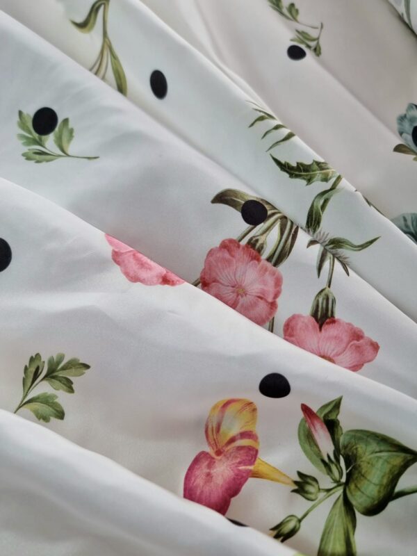 Tesatura tip Tafta cu imprimeu floral dimensionat și buline pe fond Ivoire - imagine 7
