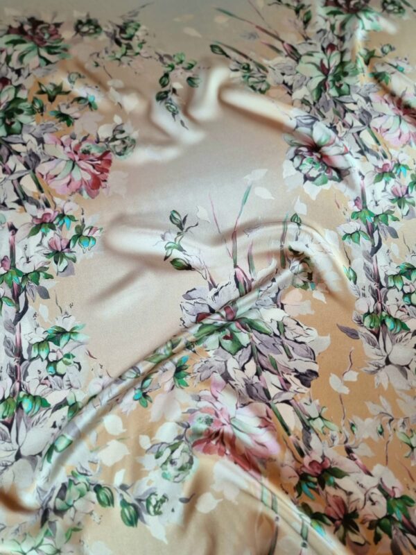 Tesatura Voal din mătase naturală, tip panou - design floral, Pastel - imagine 3