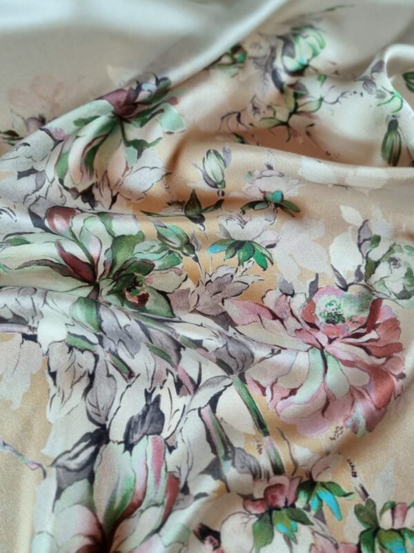 Tesatura Voal din mătase naturală, tip panou - design floral, Pastel - imagine 5