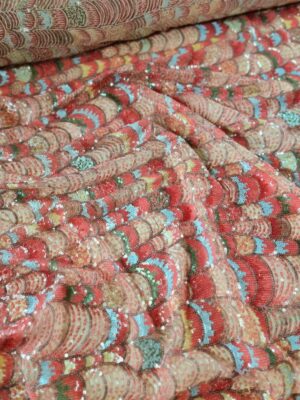 Tesatura brodata cu paiete multicolore pe suport de tulle elastic fond crem deschis
