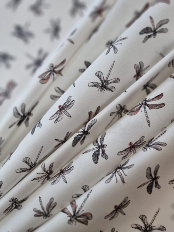 Tesatura din matase naturala Crepe de Chine cu imprimeu de libelule pe fond Ivoire - imagine 7