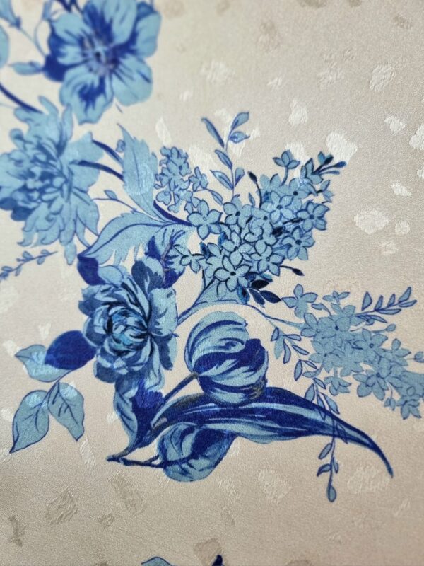 Tesatura Jacquard din matase naturală - imprimeu floral, Ivoire / Albastru - imagine 5
