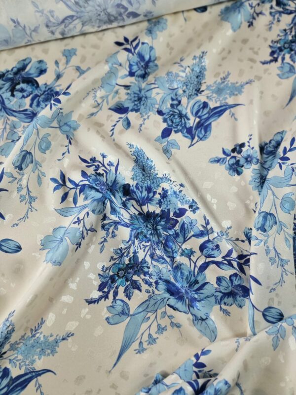 Tesatura Jacquard din matase naturală - imprimeu floral, Ivoire / Albastru - imagine 4