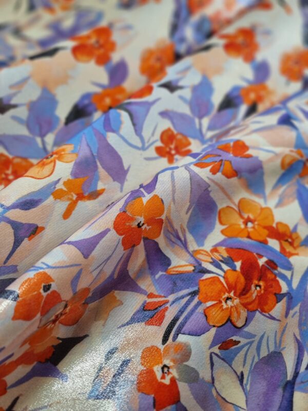 Tesatura din matase naturala cu suprafața cu efect sticlos - design floral,  Violet / Ivoire / Portocaliu - imagine 4