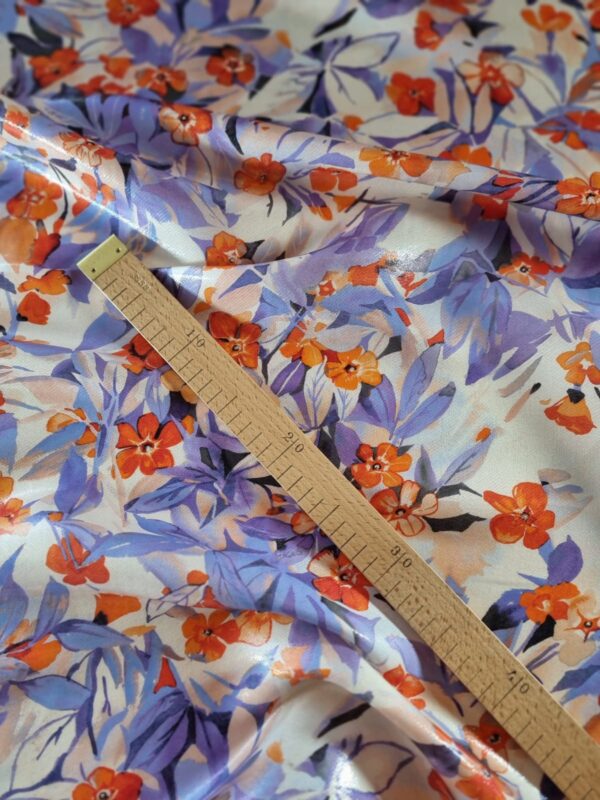 Tesatura din matase naturala cu suprafața cu efect sticlos - design floral,  Violet / Ivoire / Portocaliu - imagine 10