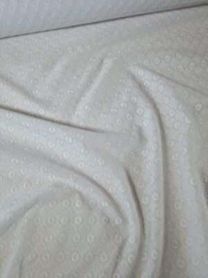 Tesatura din bumbac fin cu broderie măruntă - design floral, Alb