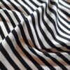 Tesatura din bumbac fin ușor elastica - Imprimeu cu dungi Alb / Negru - imagine 6