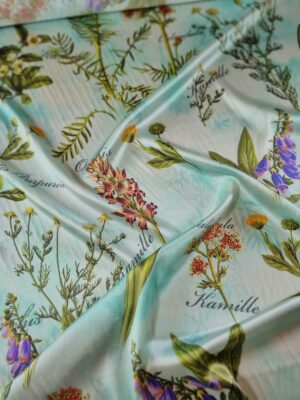 Tesatura crepe de Chine din matase naturala cu imprimeu floral multicolor pe fond Verde / Ivoire