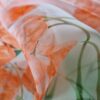 Tesatura Organza din matase naturala Imprimată cu lalele portocalii pe fond verde-ivoire - imagine 9