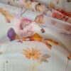 Tesatura Organza din matase naturala imprimată cu buchete de flori multicolore pe fond Ivoire - imagine 3