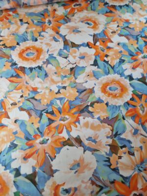 Tesatura Organza din matase naturala - design flori picturale în Portocaliu / Bleu