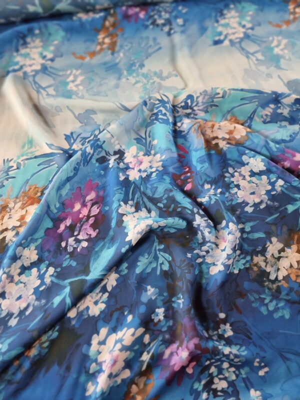 Voal Georgette din matase naturala - tip panou - design floral, Albastru / Alb