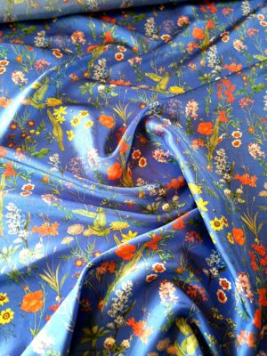 Tesatura shantung fin din matase naturala cu design floral, Albastru/Roșu/Galben