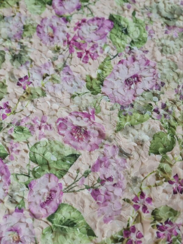 Tesatura cu broderie 3D pe suport de tulle printat – design floral, Cyclamen / Verde pe fond Ivoire