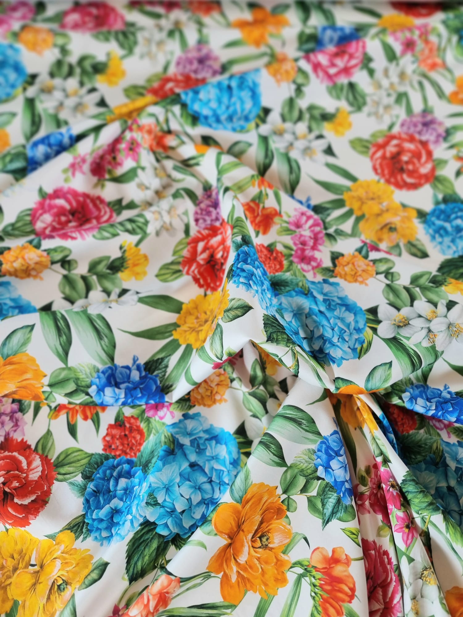 Tesatura fina din bumbac cu imprimeu floral Multicolor pe fond Alb - imagine 2