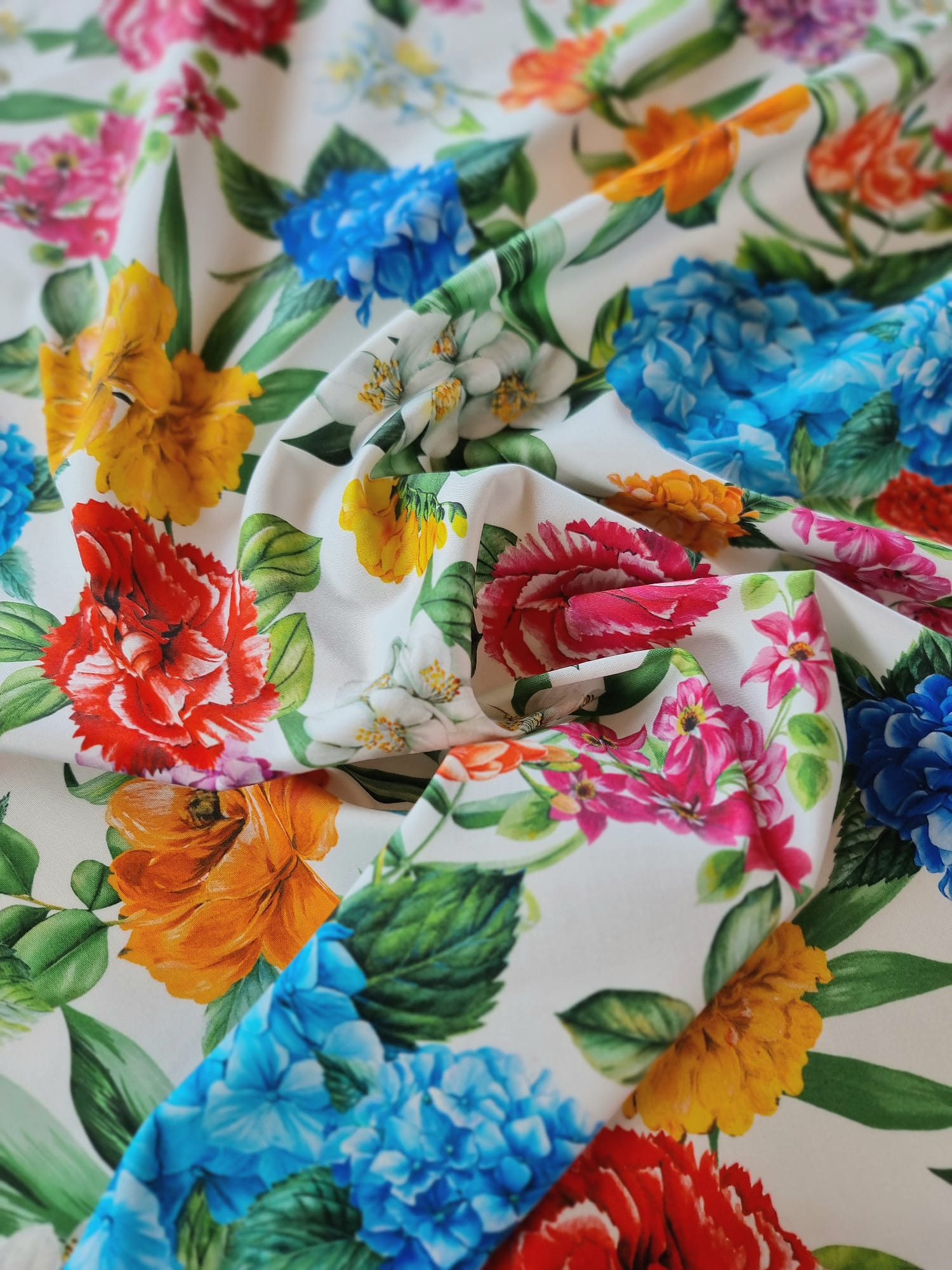 Tesatura fina din bumbac cu imprimeu floral Multicolor pe fond Alb - imagine 3