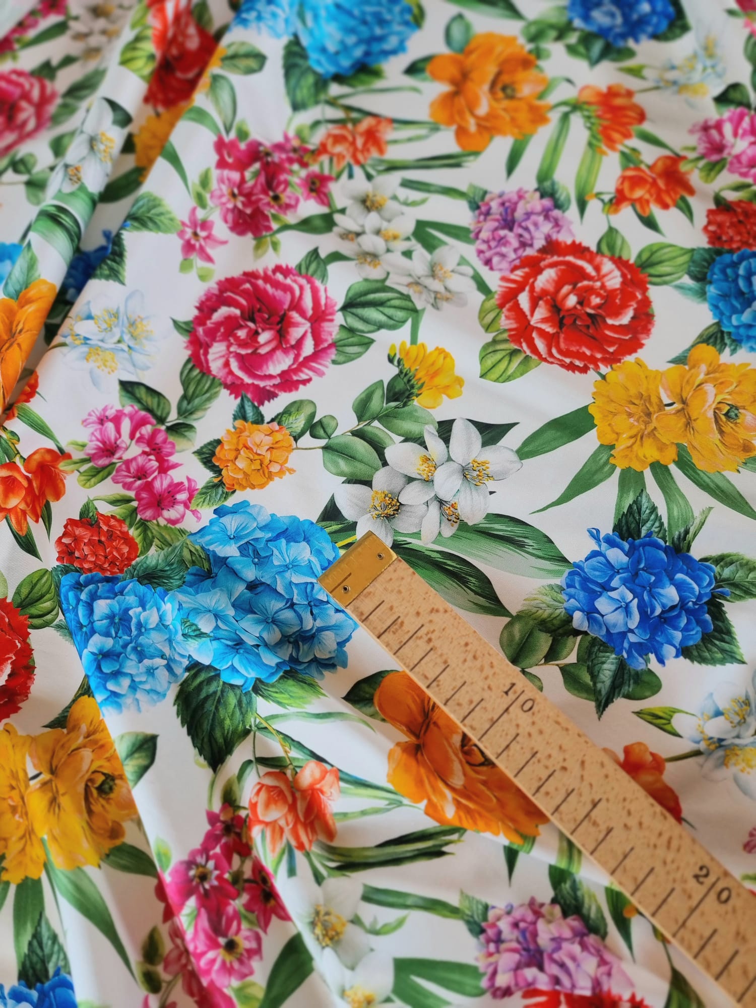 Tesatura fina din bumbac cu imprimeu floral Multicolor pe fond Alb - imagine 4