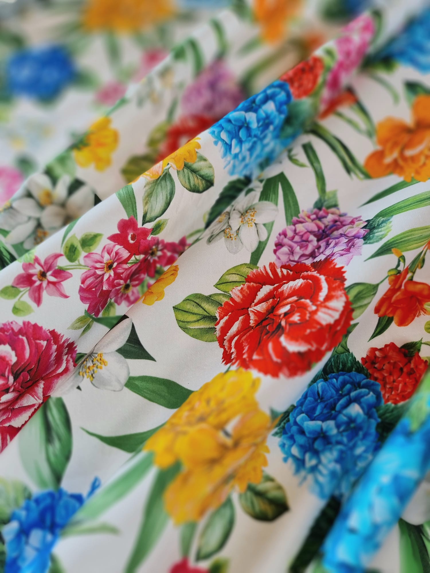 Tesatura fina din bumbac cu imprimeu floral Multicolor pe fond Alb - imagine 5