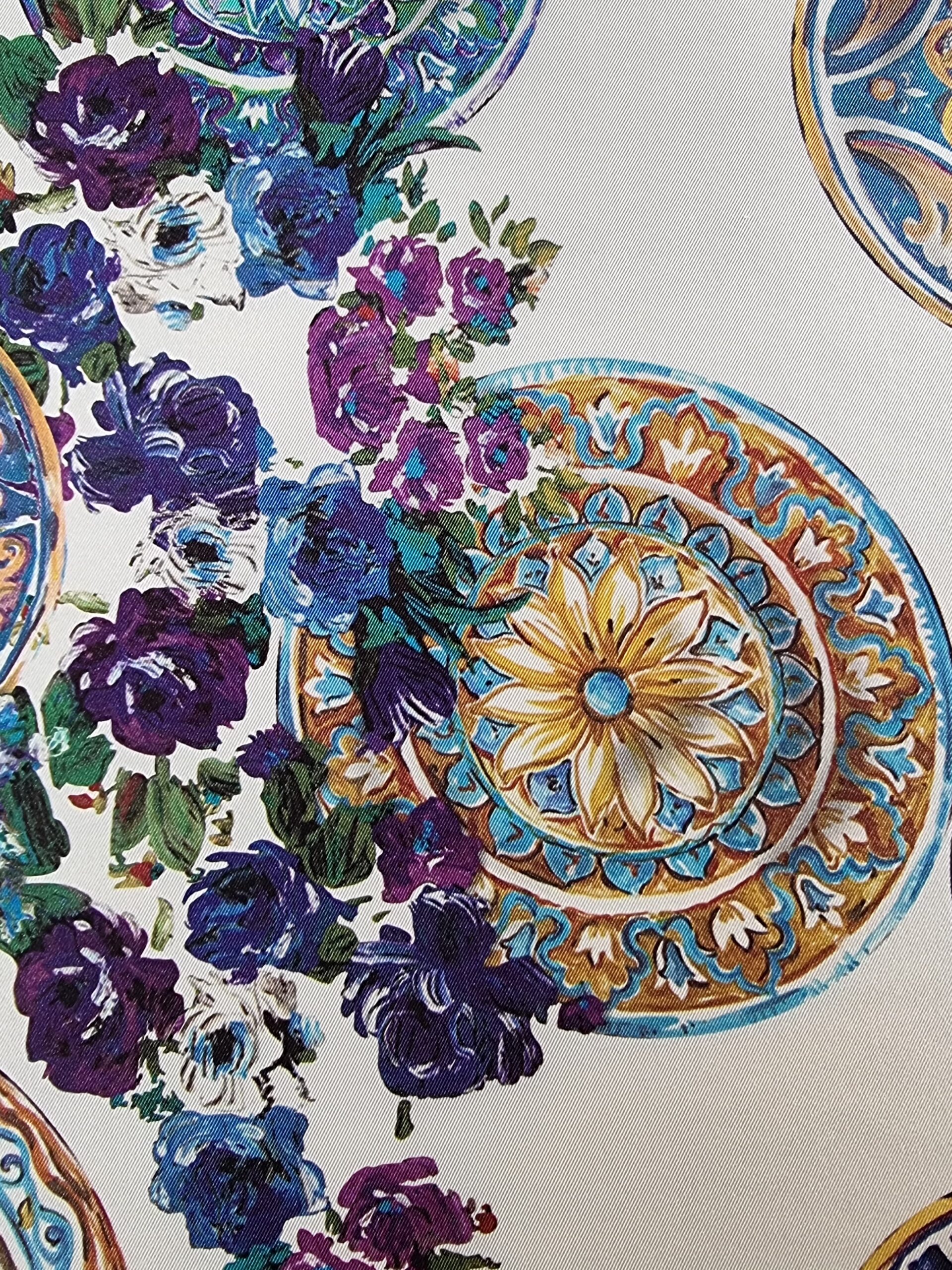 Tesatura twill din matase naturala - cu model floral si farfurii decorative, multicolor / ivoire - imagine 3