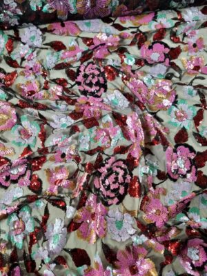 Tesatura cu broderie cu paiete pe suport de tulle Negru ușor elastic , brodat cu flori in nuanțe de Cyclamen / Rosu