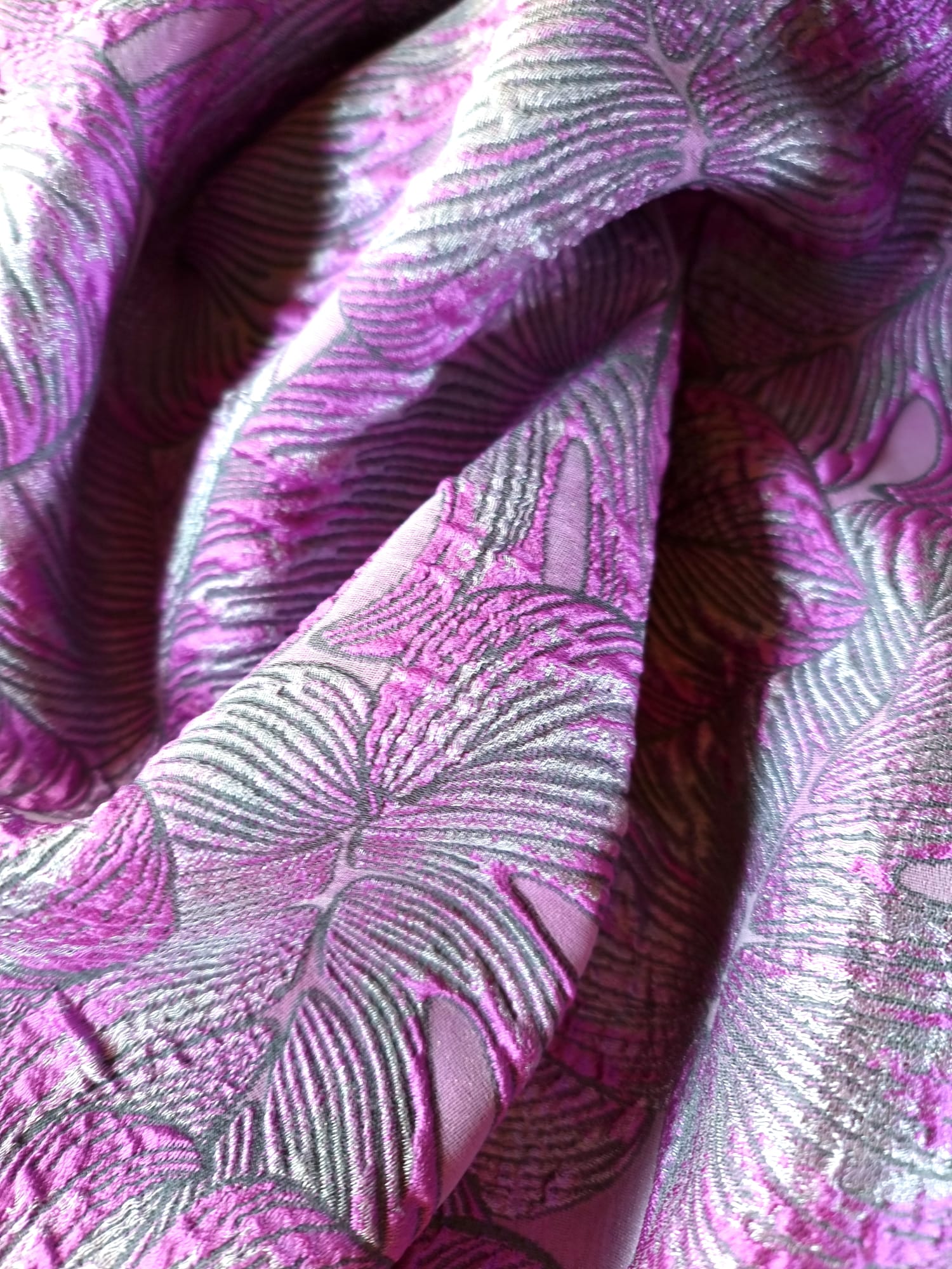 Tesatura Jacquard - model cu frunze usor reliefate, Mov-Lila - imagine 5