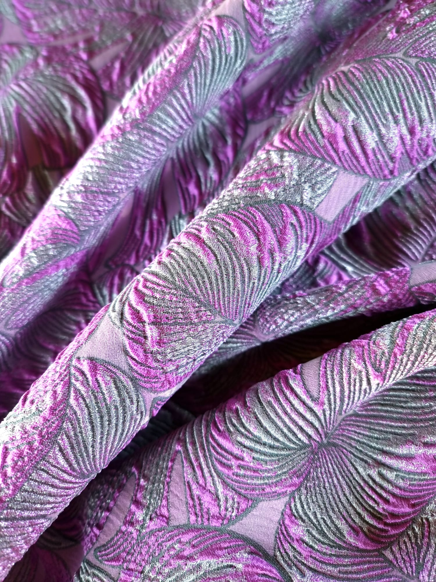 Tesatura Jacquard - model cu frunze usor reliefate, Mov-Lila - imagine 4