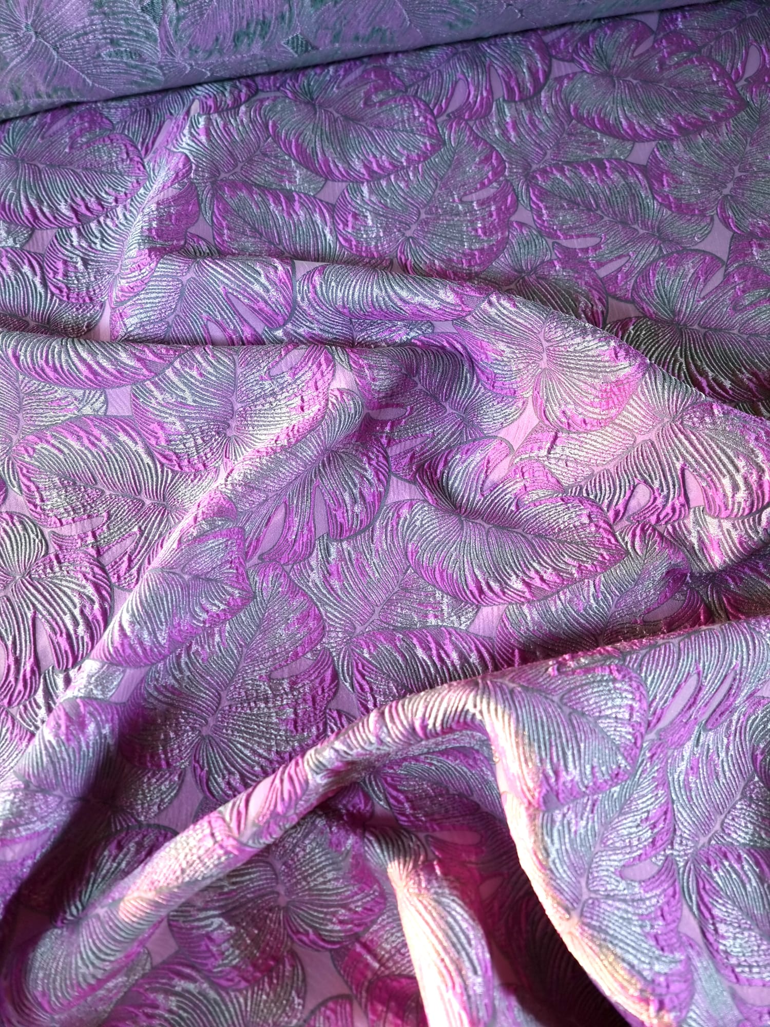 Tesatura Jacquard - model cu frunze usor reliefate, Mov-Lila - imagine 7