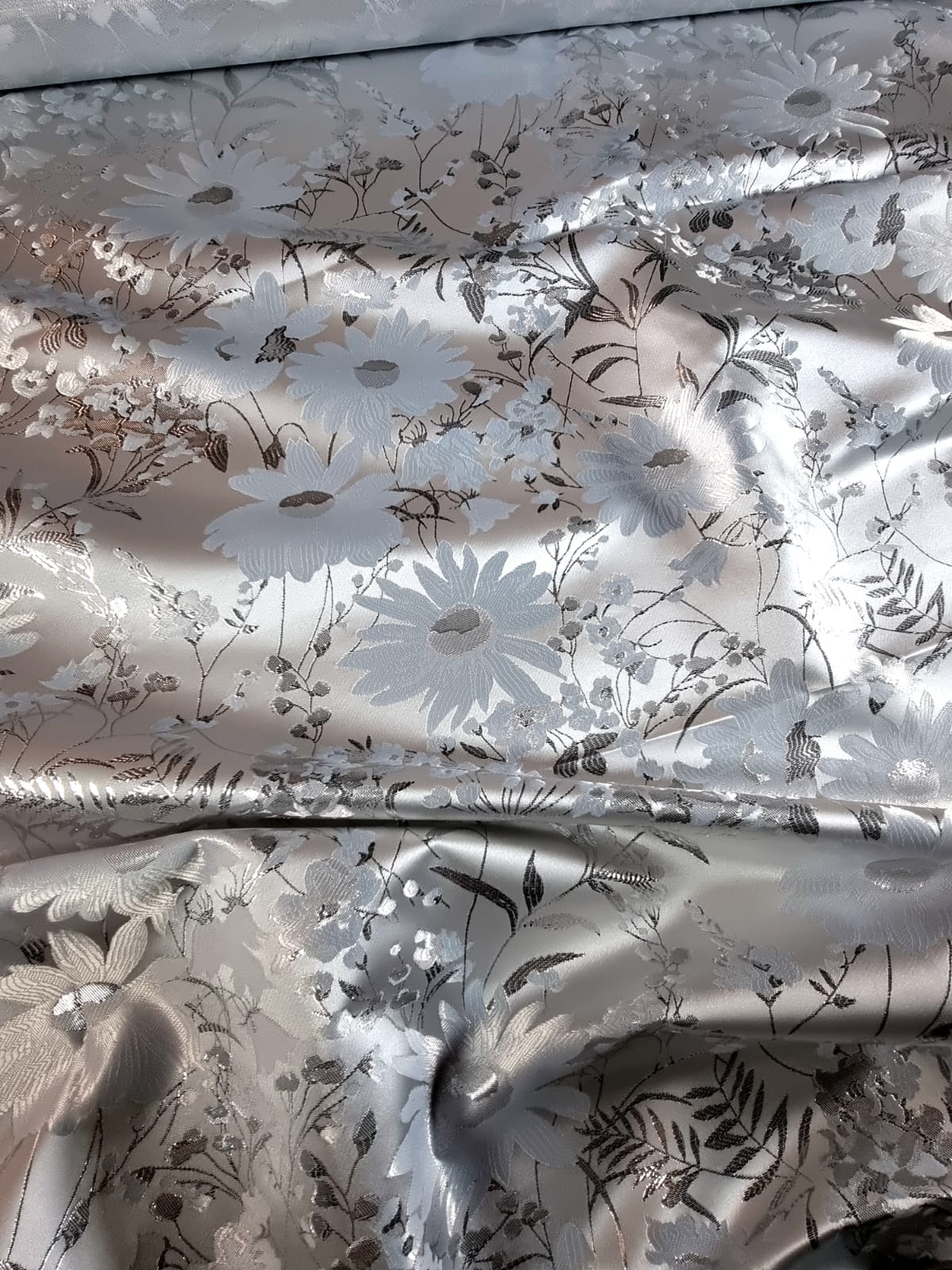 Tesatura Jacquard - model cu flori schițate, Alb optic / Argintiu - imagine 10