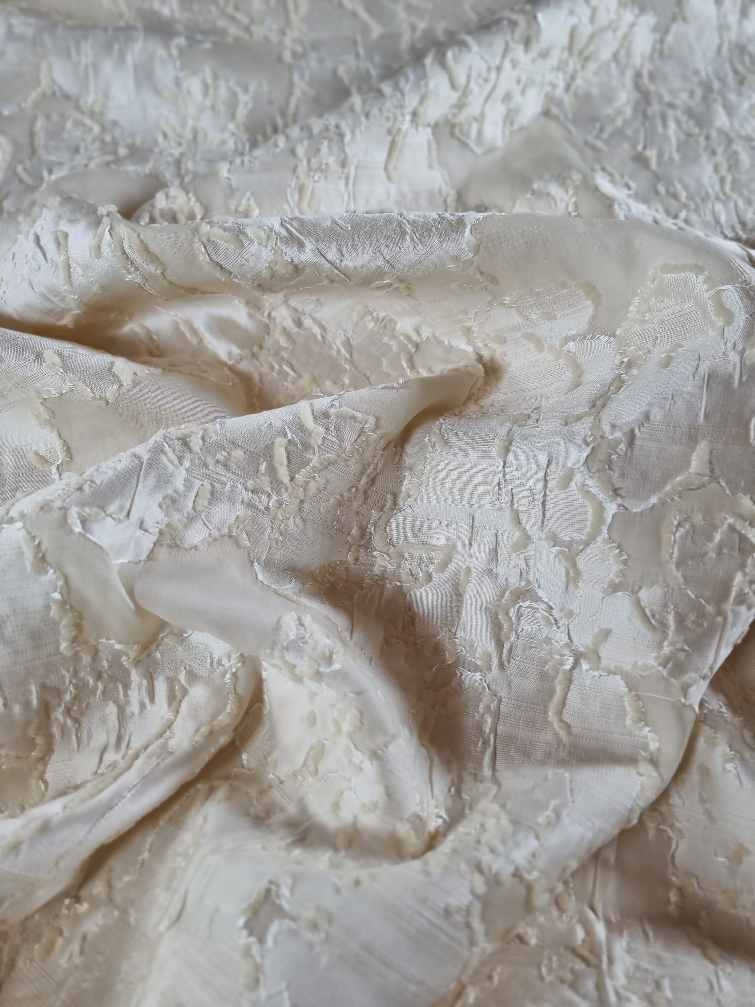 Tesatura Jacquard cu matase naturala - design abstract 3D, Ivoire - imagine 3