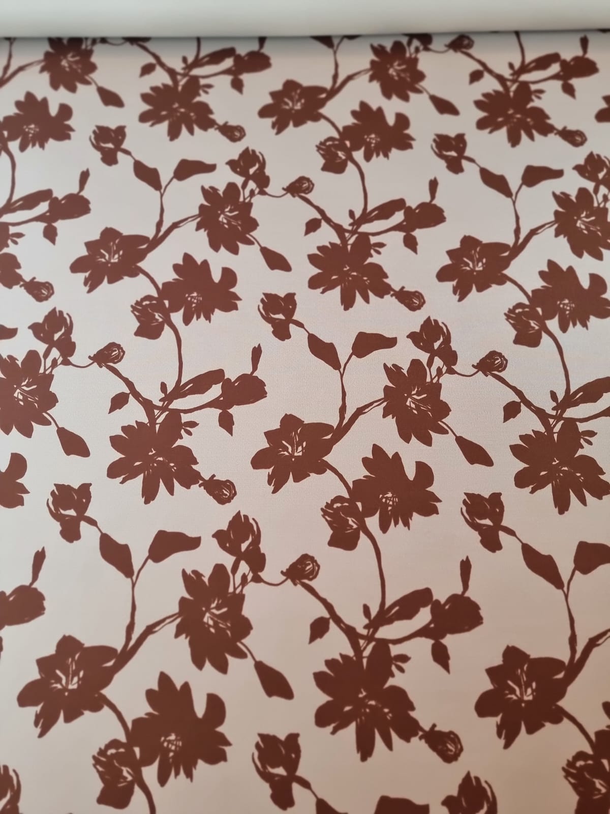 Stofa din mătase naturala cu lana - Imprimeu cu flori stilizate Maro-roșcat pe fond Bej - "Cafea cu lapte" - imagine 10