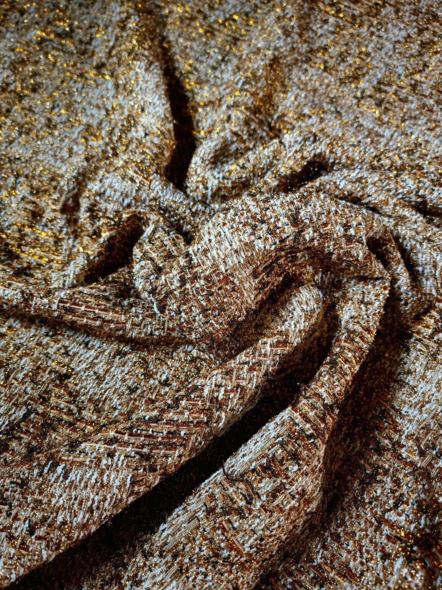 Stofă mixta - design fantezie cu fir metalizat inserat, Crem / Auriu - imagine 3