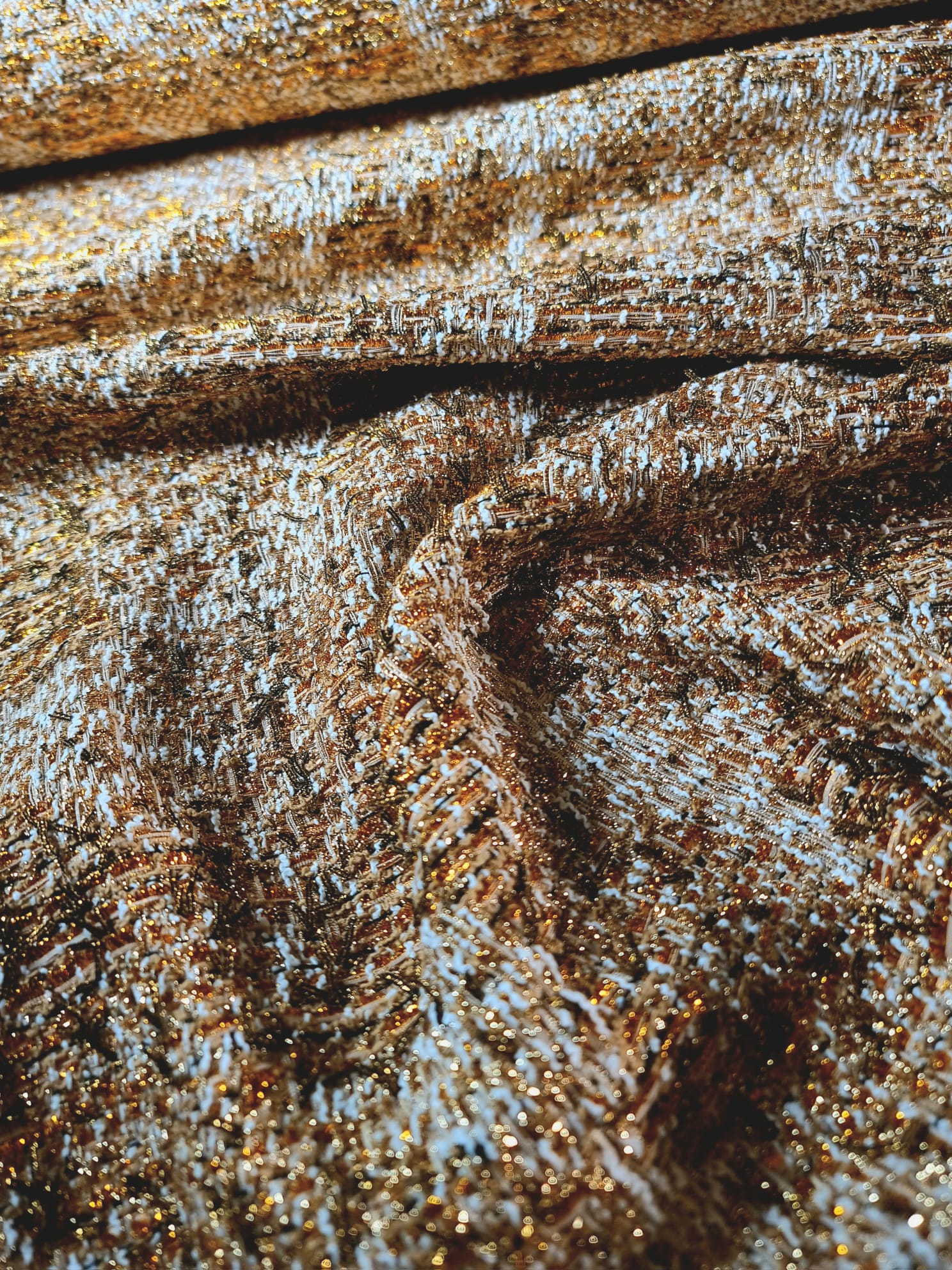 Stofă mixta - design fantezie cu fir metalizat inserat, Crem / Auriu - imagine 4