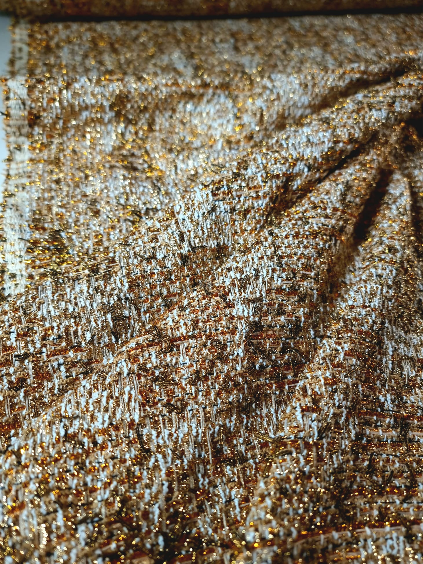 Stofă mixta - design fantezie cu fir metalizat inserat, Crem / Auriu - imagine 5