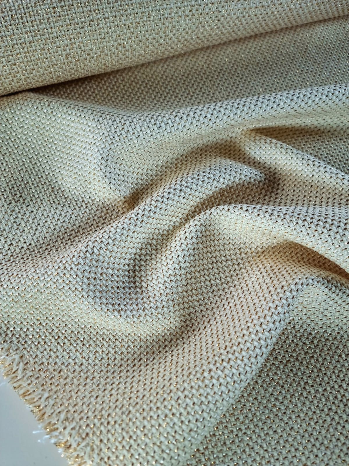 Stofa structurata cu insertii de fir lurex - design fantezie - Bej deschis, Auriu - imagine 8