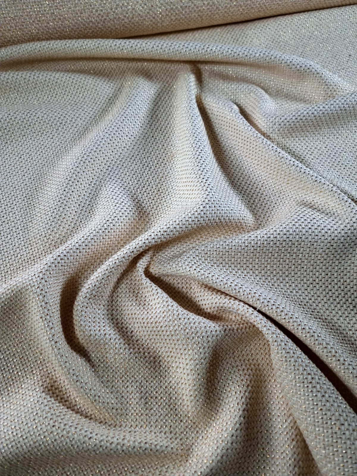 Stofa structurata cu insertii de fir lurex - design fantezie - Bej deschis, Auriu - imagine 10