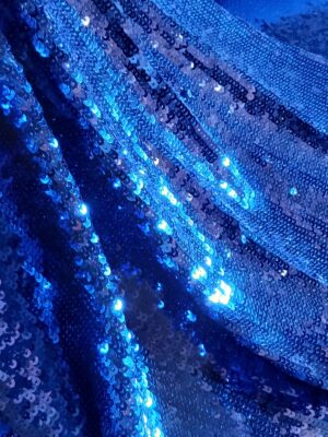 Tesatura brodata cu paiete pe toată suprafața, pe suport de Tulcea, albastru-metalic
