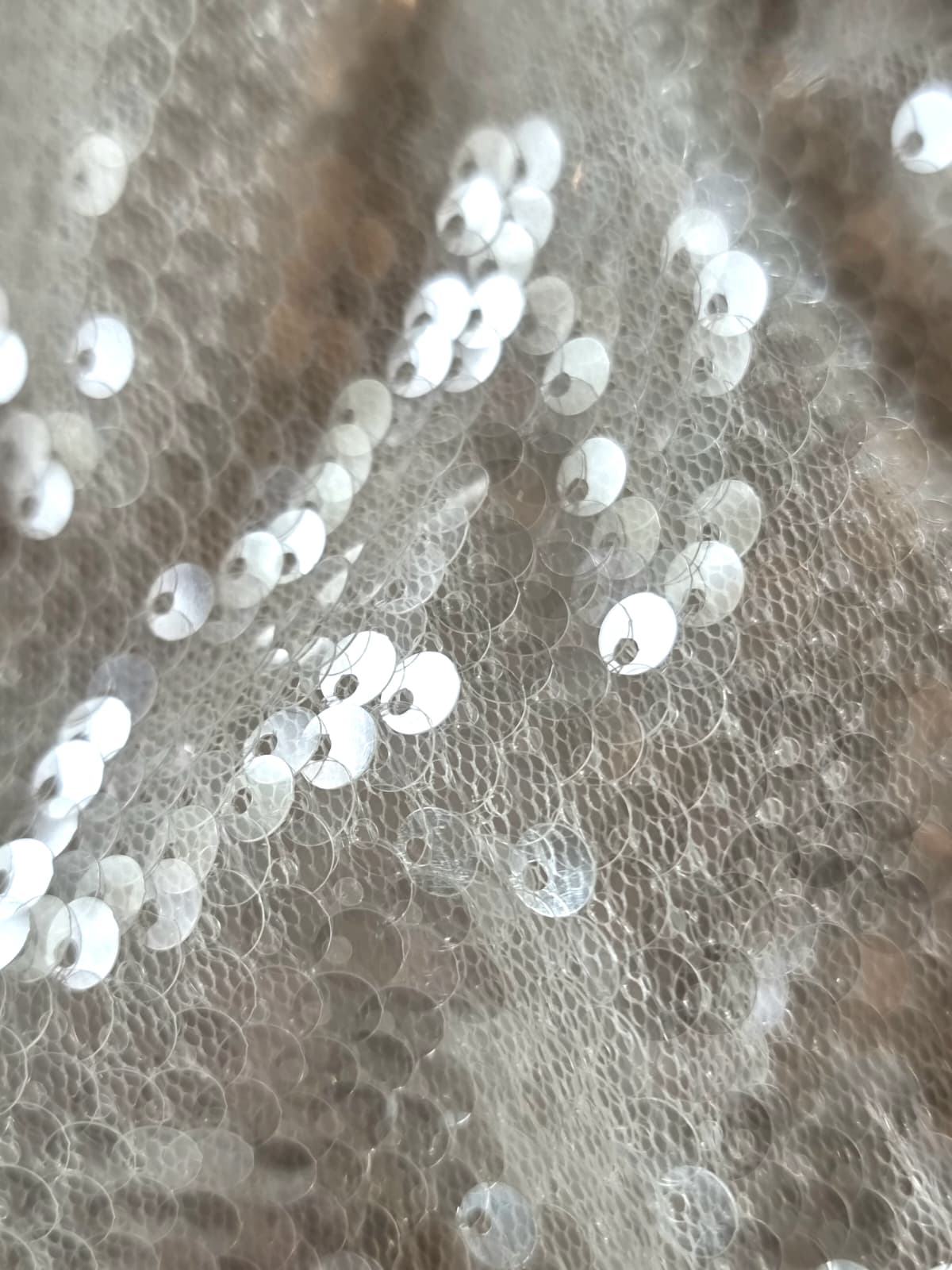 Broderie cu micropaiete translucide - incolore aplicate pe suport de tulle elastic, Ivoire - imagine 5