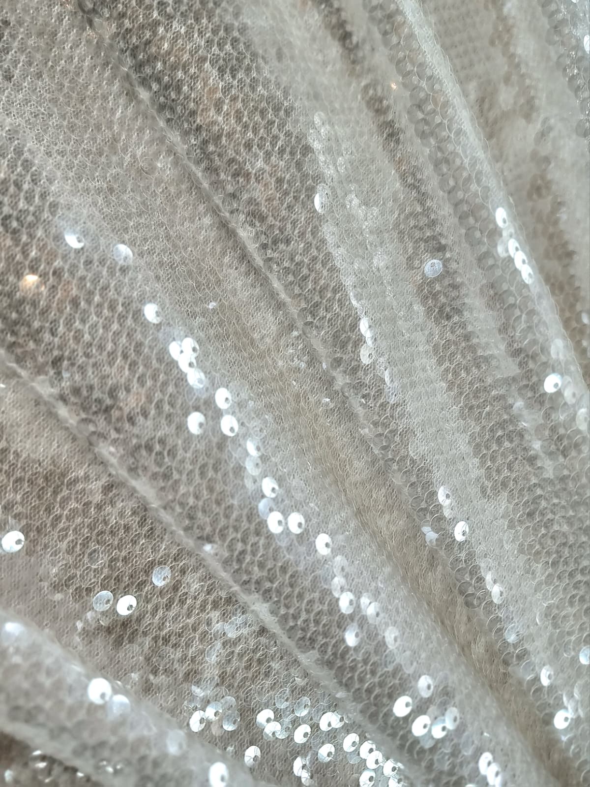 Broderie cu micropaiete translucide - incolore aplicate pe suport de tulle elastic, Ivoire - imagine 4