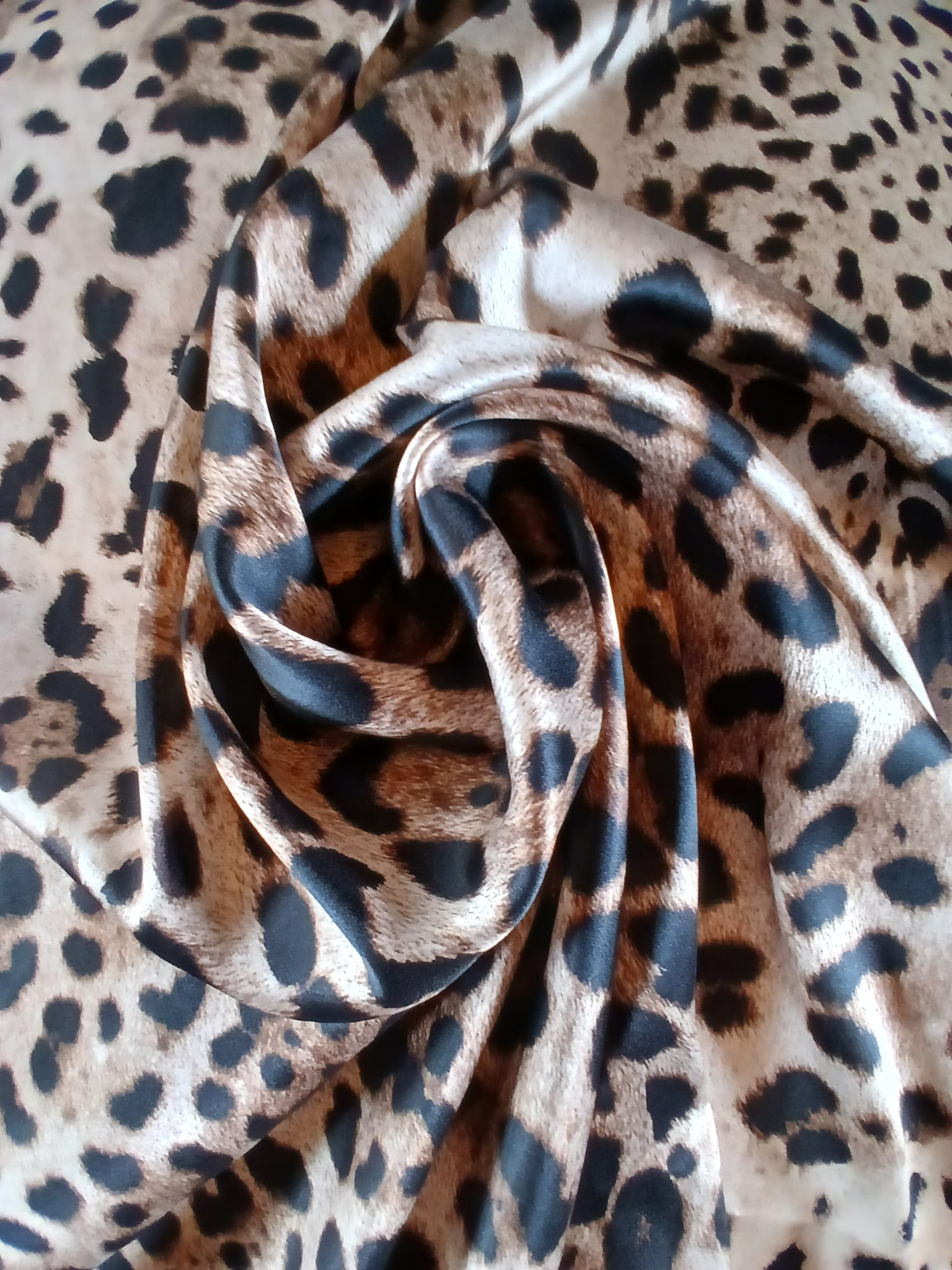 Tesatura din matase naturala - design animal print, Maro/Crem - imagine 6