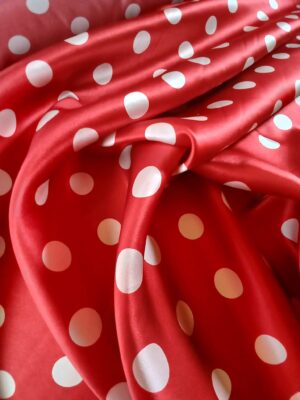 Tesatura din matase naturala satinata cu buline, Rosu/Ivoire