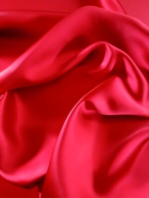 Tesatura din viscoza - crepe greu cu design uni satinat, Rosu