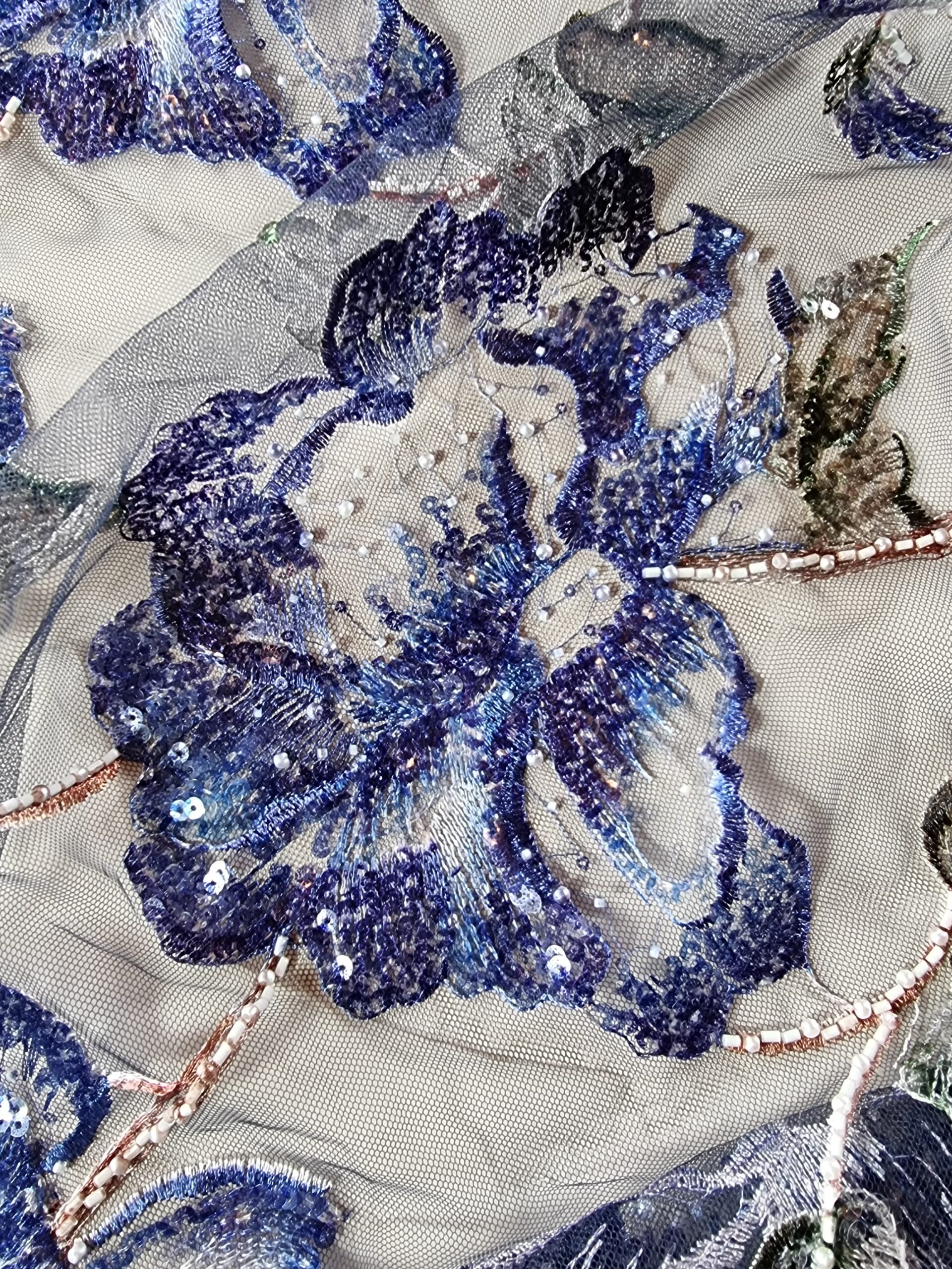 Tesatura brodata cu paiete si margele pe suport de tulle elastic - floral, Albastru-indigo / Bleumarin - imagine 7