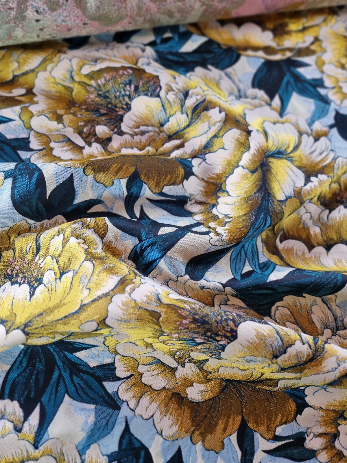 Tesatura Brocart premium cu insertii de fir lurex - design floral, Galben - mustar, Albastru - petrol - imagine 3