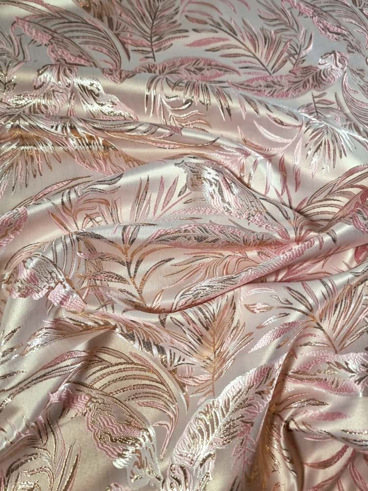 Tesatura Brocart cu insertii de fir lurex - design Exotic floral, Roz / Auriu - imagine 3