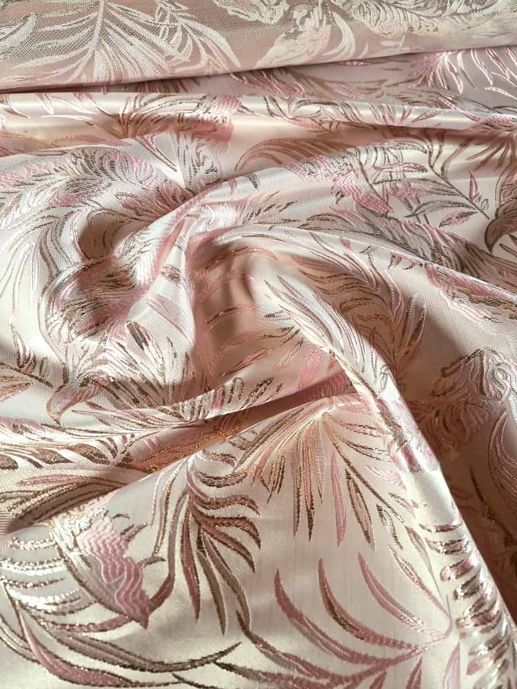 Tesatura Brocart cu insertii de fir lurex - design Exotic floral, Roz / Auriu
