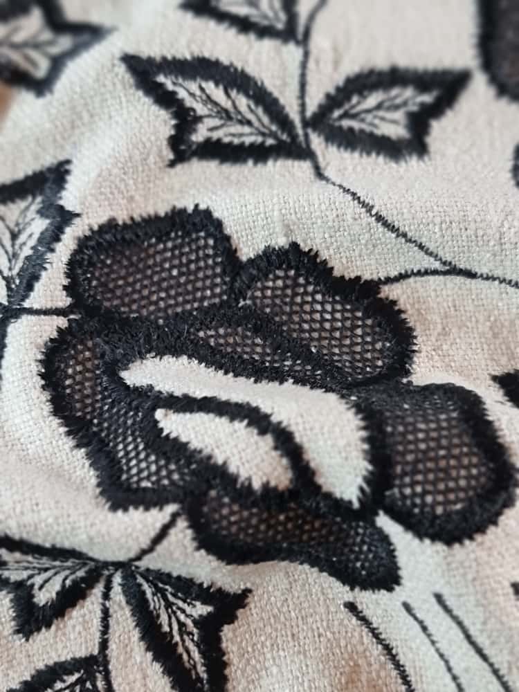 Tesatura brodata din matase naturala cu motive florale, Ivoire / Negru - imagine 2