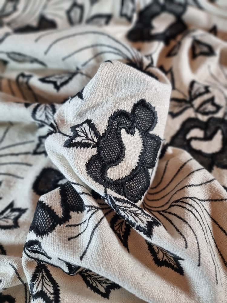 Tesatura brodata din matase naturala cu motive florale, Ivoire / Negru - imagine 7