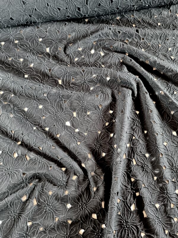 Broderie spartă pe suport de bumbac fin – design floral, Negru